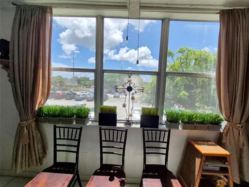 Image 24 of 25 For 2840 Somerset Dr  208m