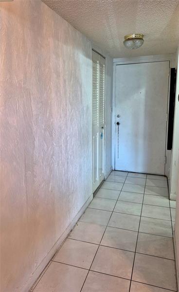 Image 8 of 25 For 2840 Somerset Dr  208m