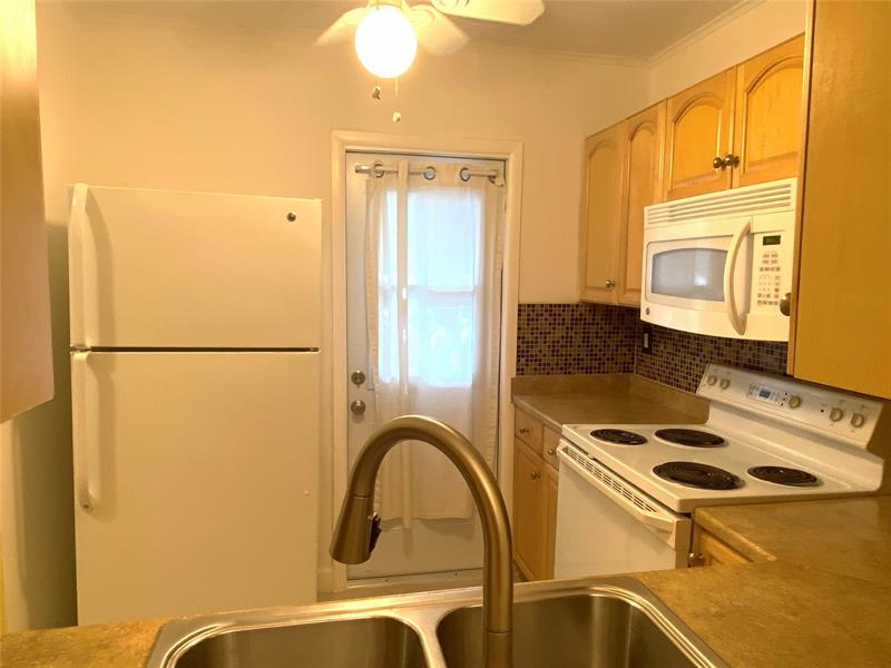 Image 3 of 16 For 600 2nd Ave  K4
