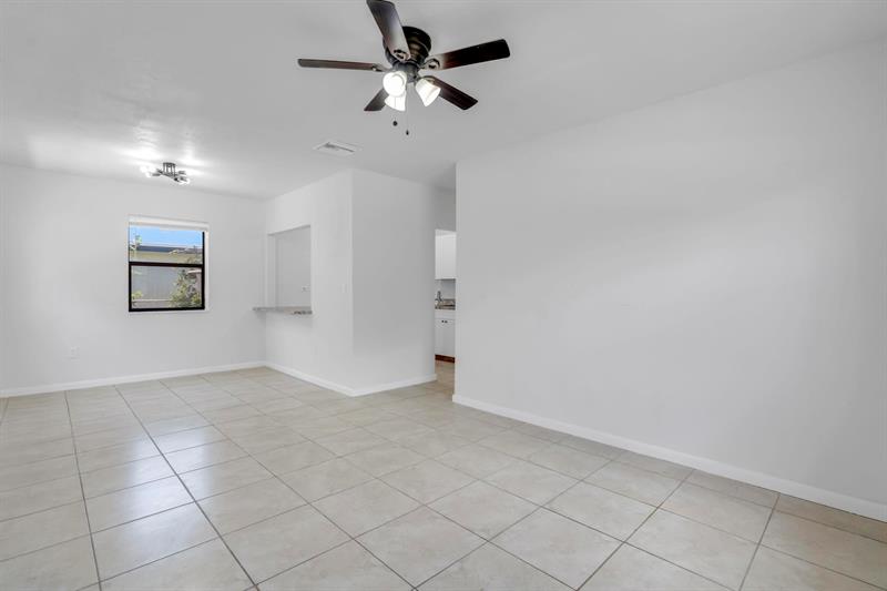 Image 3 of 33 For 3025 5 St  