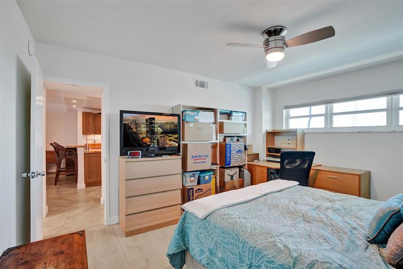 Image 27 of 46 For 111 Pompano Beach Blvd  1113