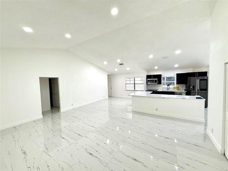 Image 3 of 9 For 7400 11th Ct