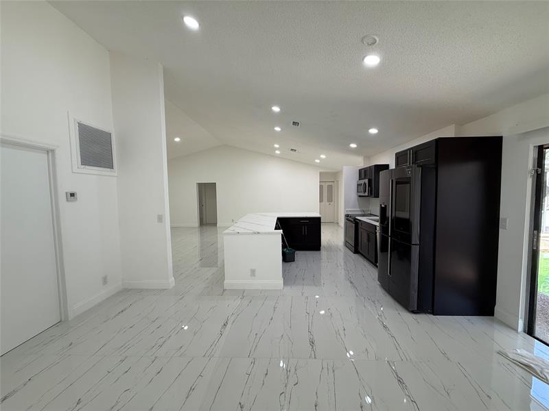 Image 4 of 9 For 7400 11th Ct