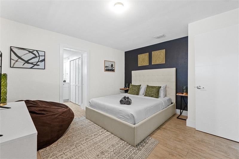 Image 18 of 35 For 2621 20th Street