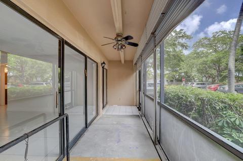Image 17 of 19 For 4000 Hills Dr  6