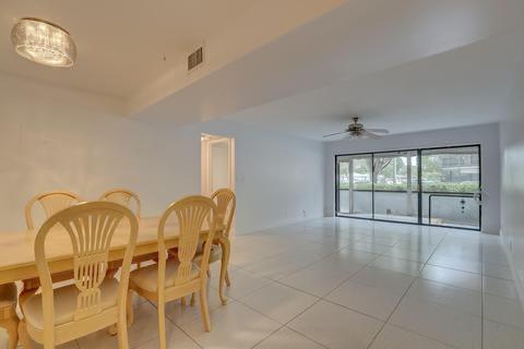 Image 5 of 19 For 4000 Hills Dr  6
