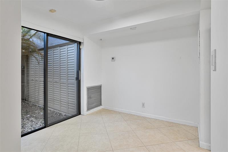 Image 12 of 32 For 2305 Saint Andrews Rd  129