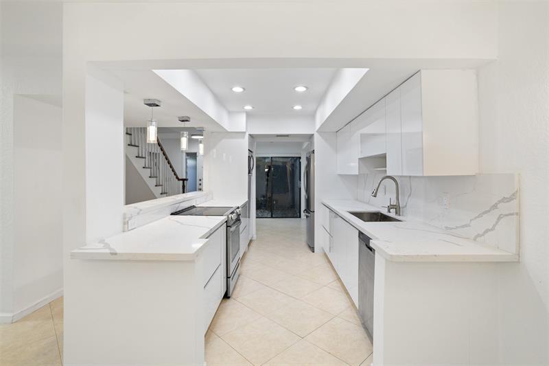 Image 5 of 32 For 2305 Saint Andrews Rd  129