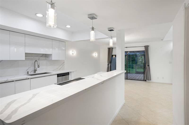Image 6 of 32 For 2305 Saint Andrews Rd  129