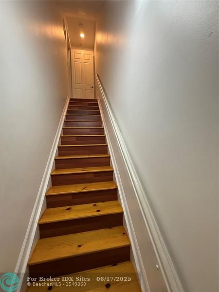 Image 11 of 11 For 3924 Laurel Ln  3924