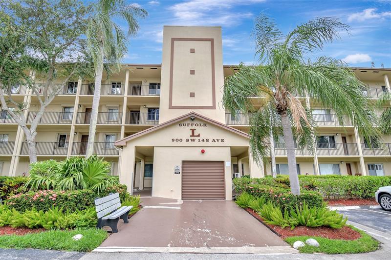 Details for 900 142nd Ave  402 L, Pembroke Pines, FL 33027
