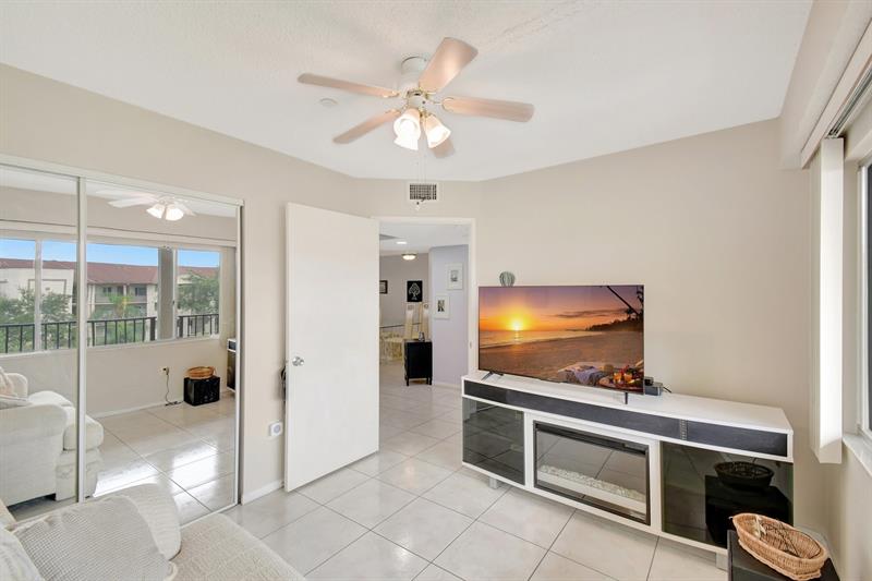 Image 10 of 31 For 900 142nd Ave  402 L