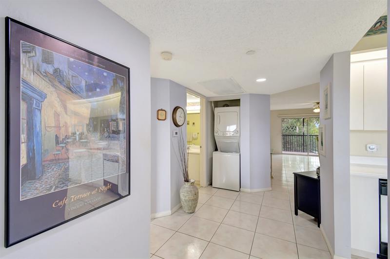 Image 11 of 31 For 900 142nd Ave  402 L