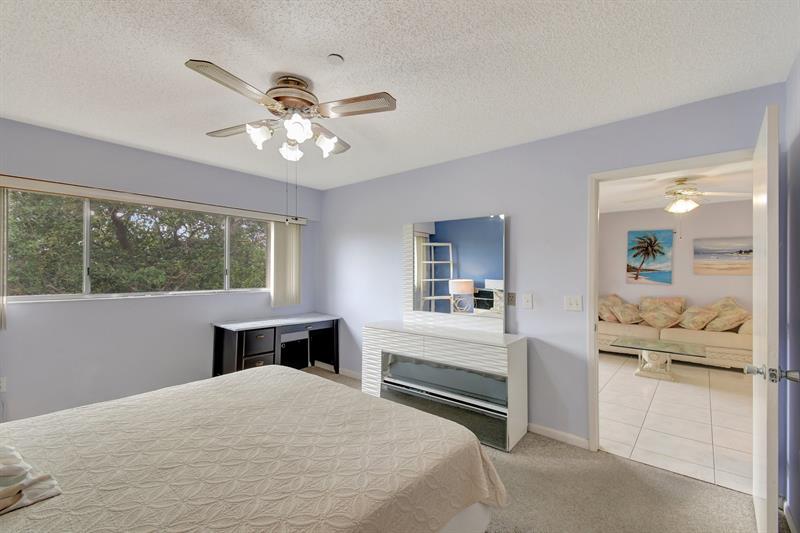 Image 22 of 31 For 900 142nd Ave  402 L