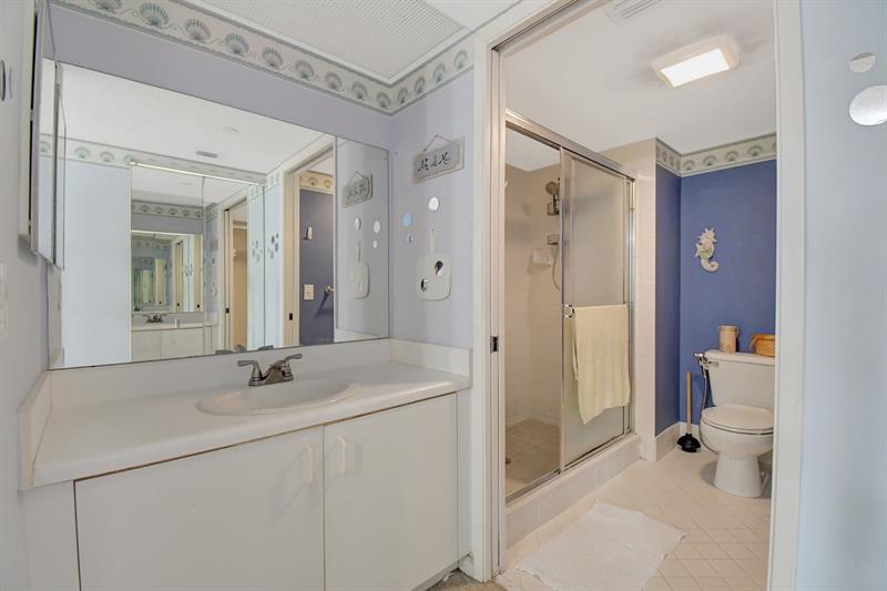 Image 24 of 31 For 900 142nd Ave  402 L