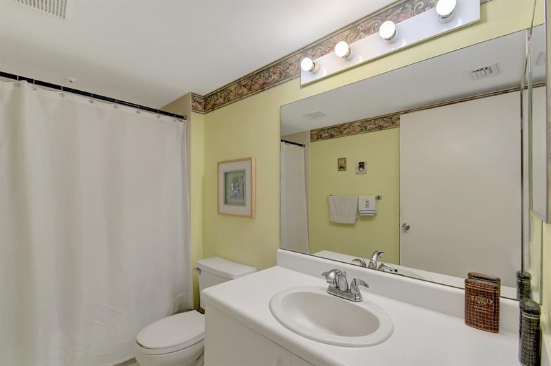 Image 26 of 31 For 900 142nd Ave  402 L