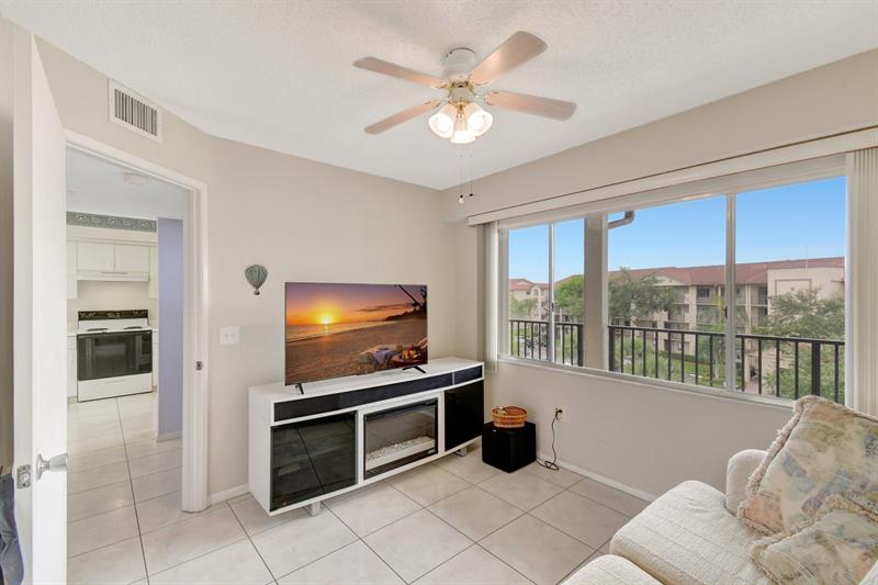 Image 9 of 31 For 900 142nd Ave  402 L