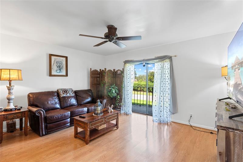 Image 13 of 35 For 4013 Ocean Dr  105