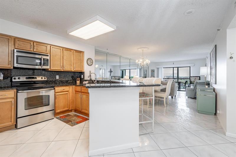 Image 10 of 26 For 2215 Cypress Island Dr  802