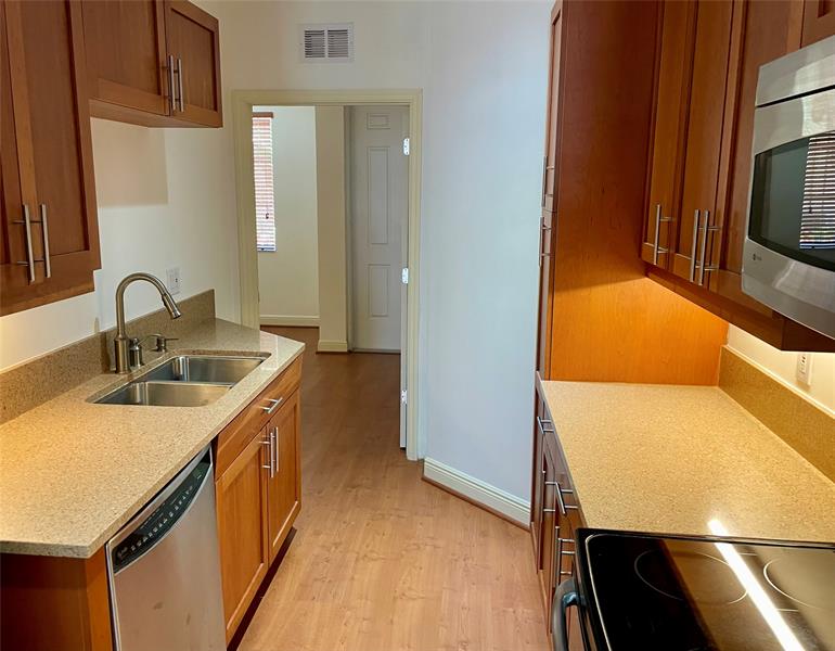 Image 4 of 9 For 417 13th Terrace  417