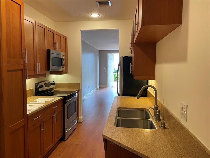 Image 5 of 9 For 417 13th Terrace  417