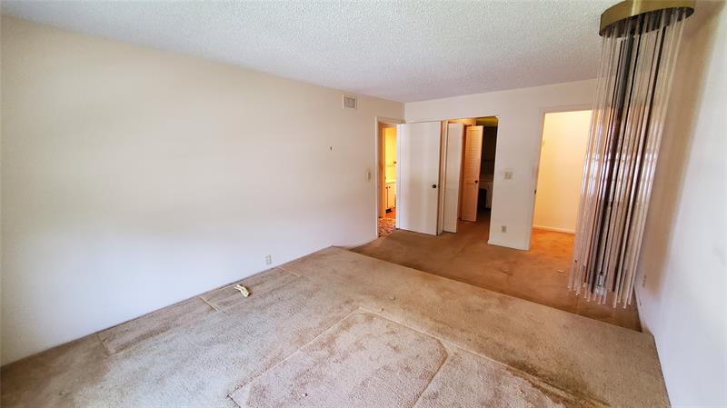 Image 21 of 54 For 6293 Bay Club Dr  2
