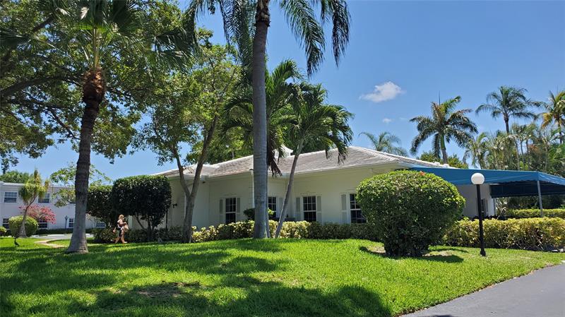 Image 36 of 54 For 6293 Bay Club Dr  2