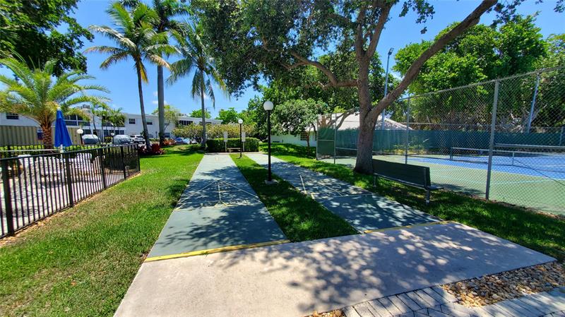 Image 40 of 54 For 6293 Bay Club Dr  2