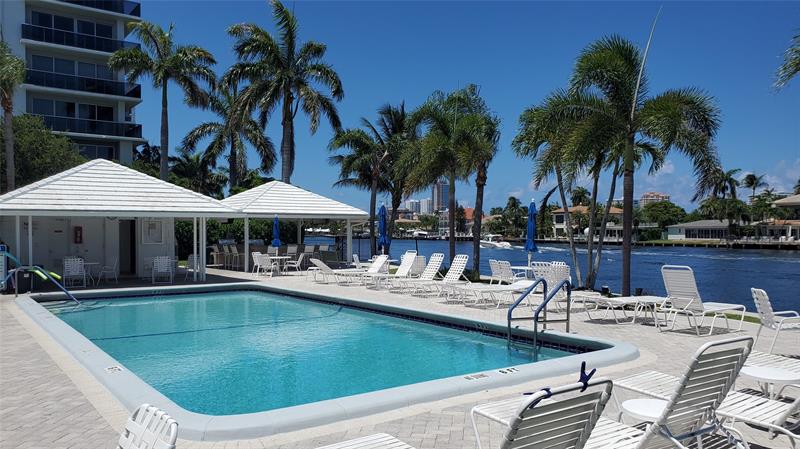 Image 42 of 54 For 6293 Bay Club Dr  2