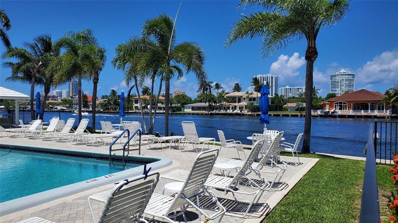 Image 43 of 54 For 6293 Bay Club Dr  2