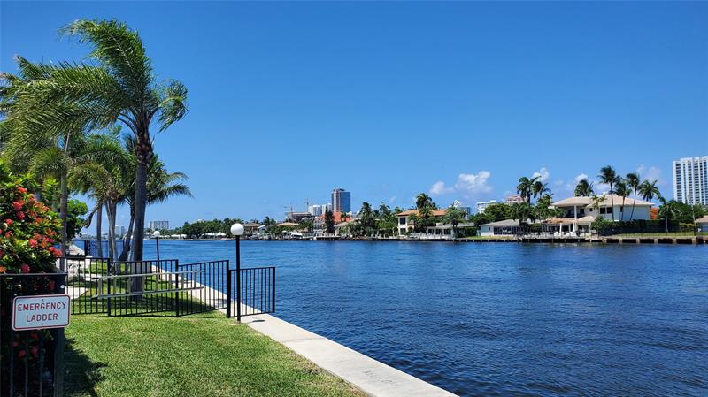 Image 44 of 54 For 6293 Bay Club Dr  2