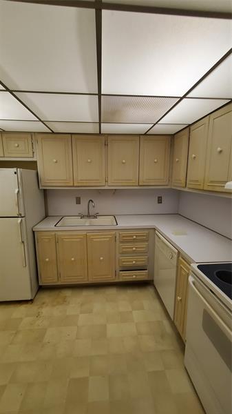 Image 9 of 54 For 6293 Bay Club Dr  2