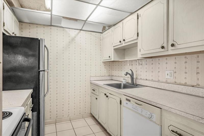 Image 10 of 26 For 14211 Kendall Dr  308e