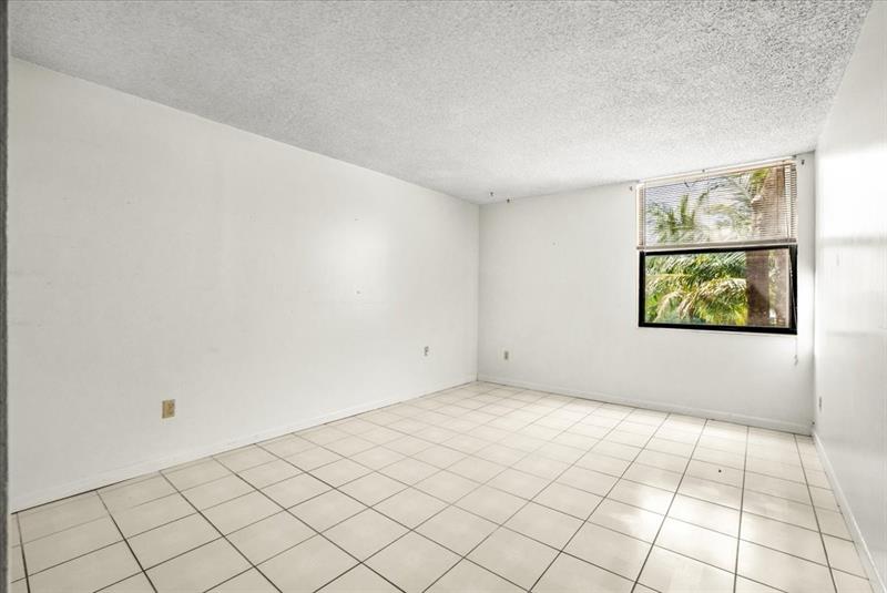 Image 13 of 26 For 14211 Kendall Dr  308e