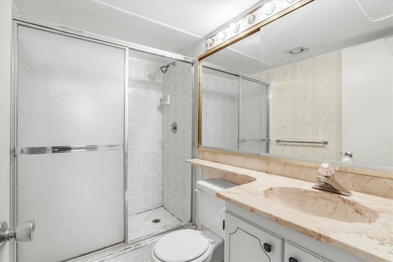 Image 15 of 26 For 14211 Kendall Dr  308e