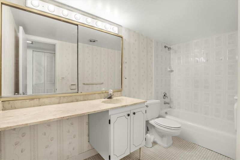 Image 16 of 26 For 14211 Kendall Dr  308e