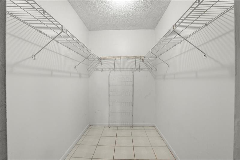 Image 21 of 26 For 14211 Kendall Dr  308e