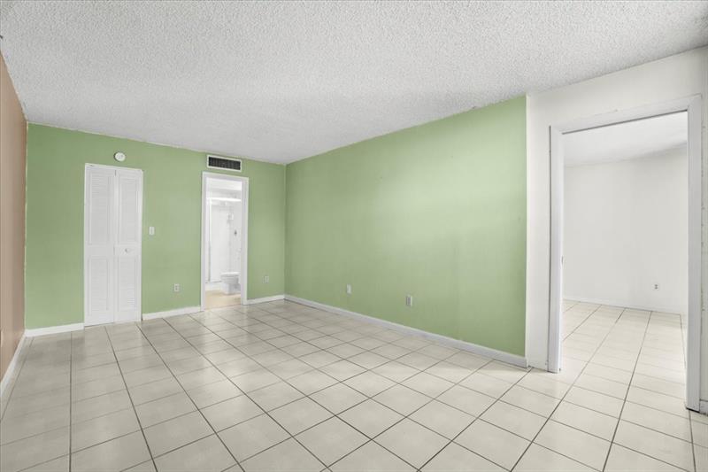 Image 22 of 26 For 14211 Kendall Dr  308e