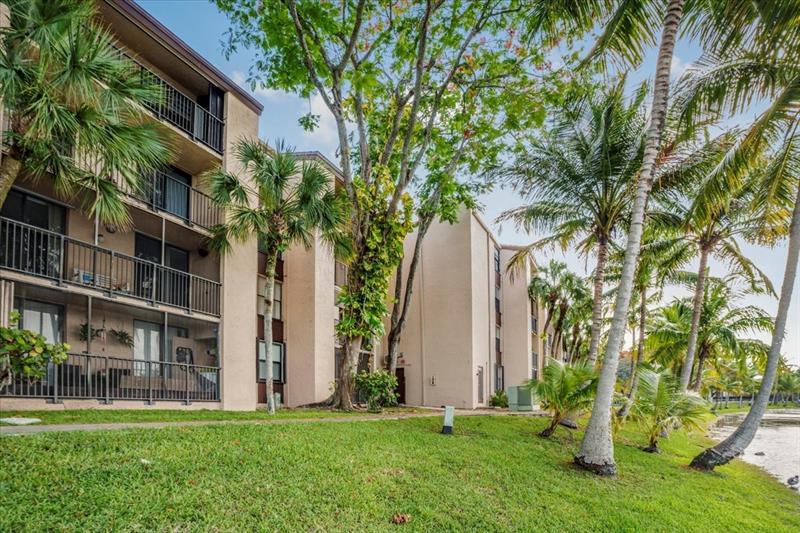 Image 5 of 26 For 14211 Kendall Dr  308e