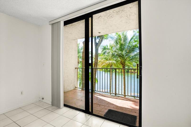 Image 7 of 26 For 14211 Kendall Dr  308e