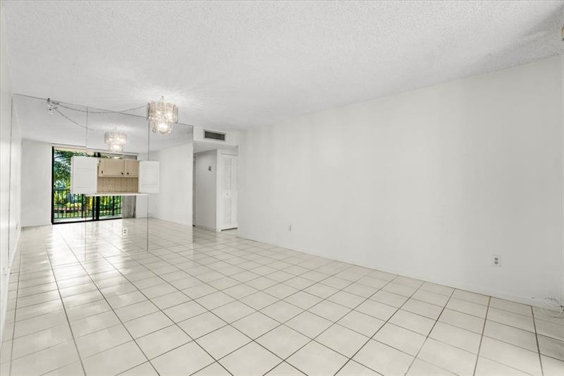 Image 9 of 26 For 14211 Kendall Dr  308e