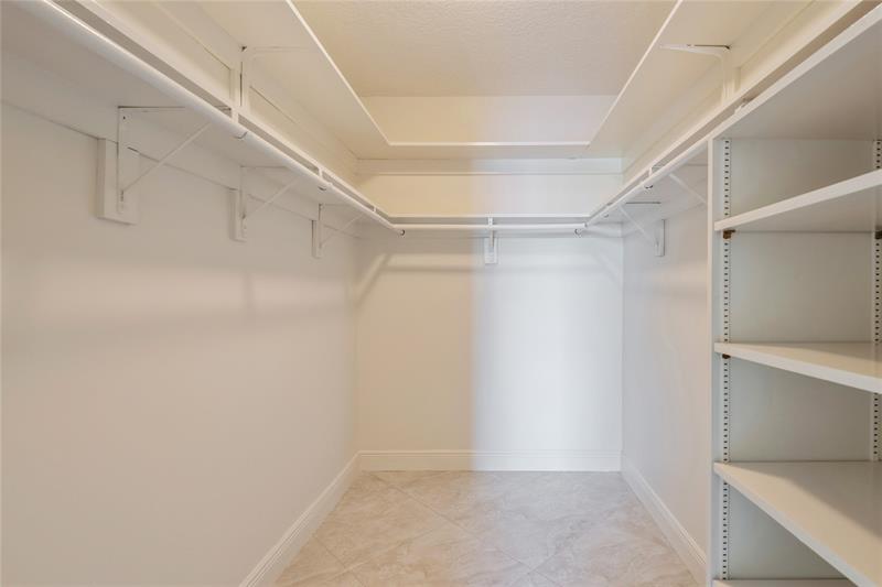 Image 14 of 16 For 5100 Bayview Dr  403