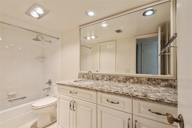 Image 16 of 16 For 5100 Bayview Dr  403