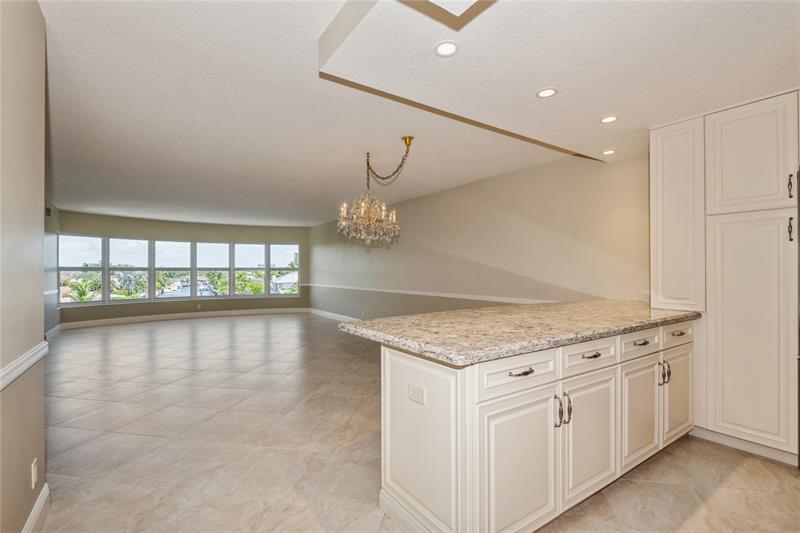 Image 7 of 16 For 5100 Bayview Dr  403