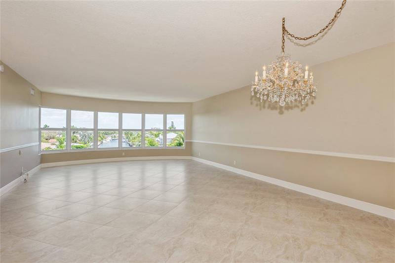 Image 8 of 16 For 5100 Bayview Dr  403