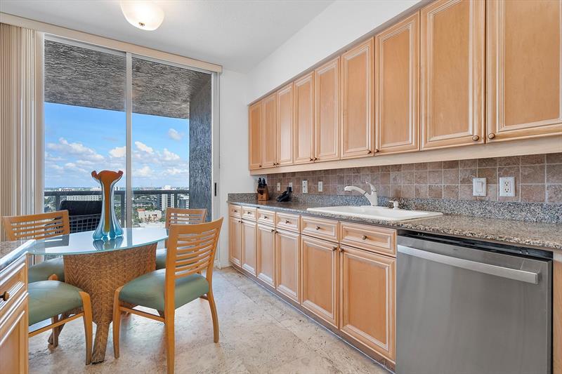 Image 16 of 48 For 3100 Ocean Blvd  1203