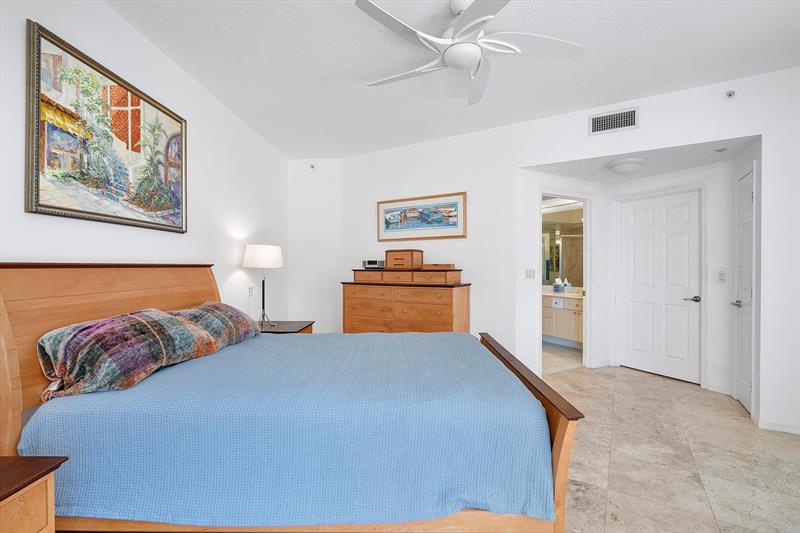 Image 23 of 48 For 3100 Ocean Blvd  1203