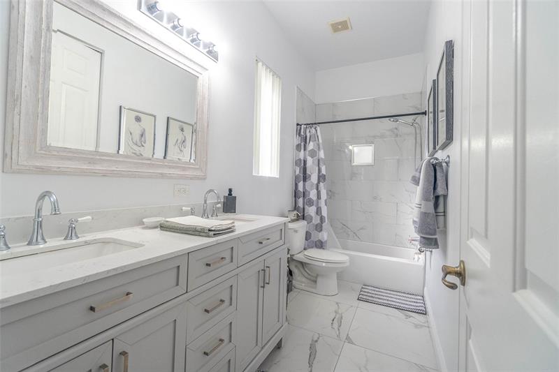 Image 11 of 38 For 2514 Venetian Ct