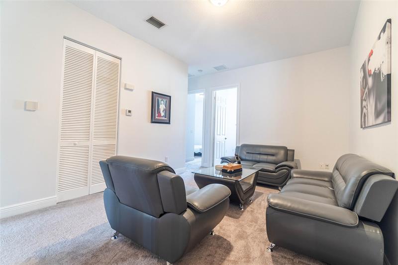 Image 19 of 38 For 2514 Venetian Ct