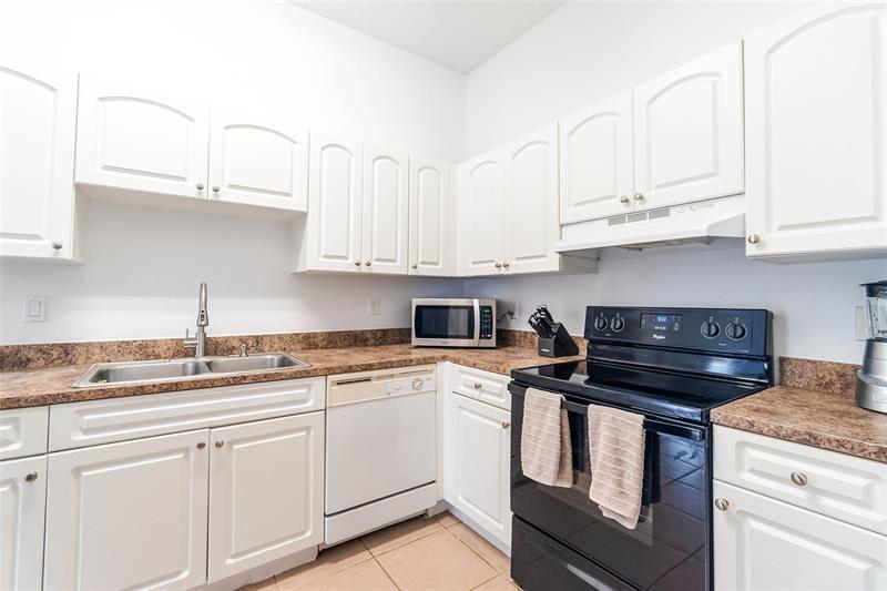 Image 6 of 38 For 2514 Venetian Ct